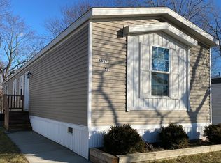 5987 Frederick St, Romulus, MI 48174