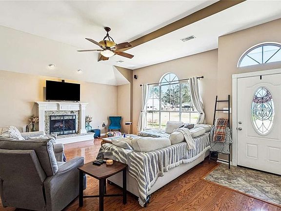 3rd image of 70317 7th St