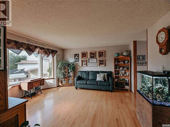 5th image of 3385 Dent Cres