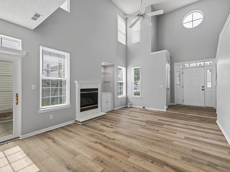 1537 Tallwood Cir — Photo 7