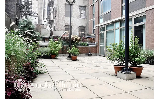 Rented by Douglas Elliman | media 22