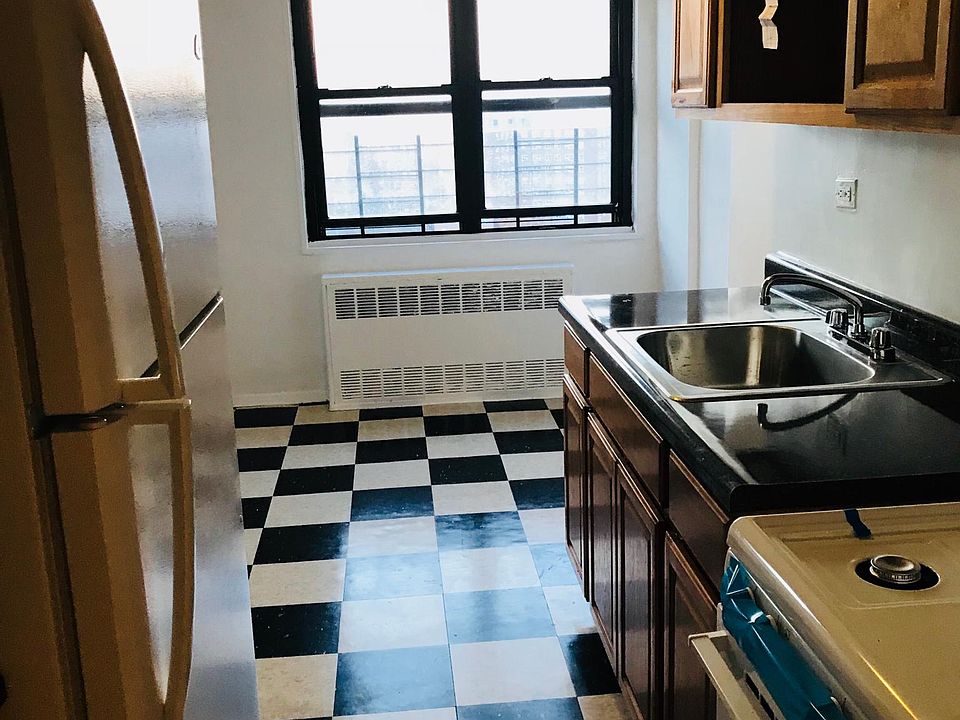 2nd image of 910 Thieriot Ave APT 2F