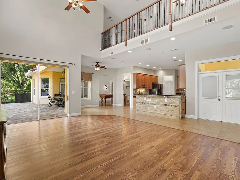 5554 Palm Lake Cir — Photo 18