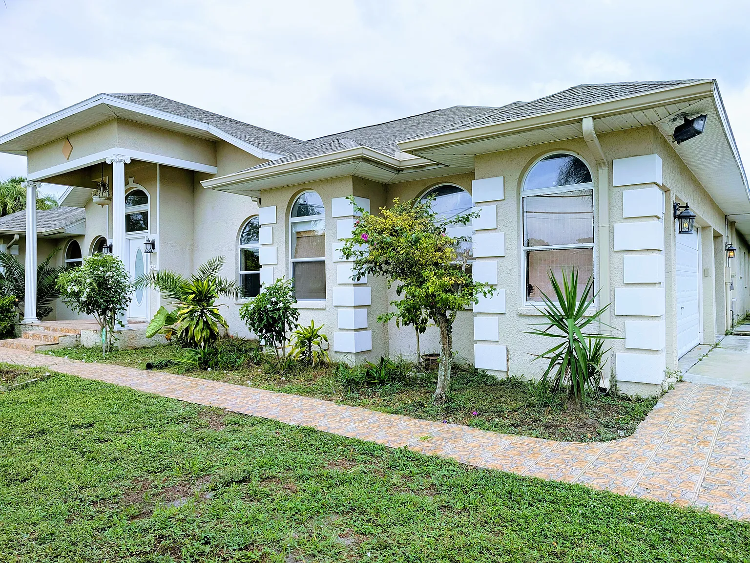 4 bed, 5.5 bath, 4440 sqft, $3,950 — Photo 3