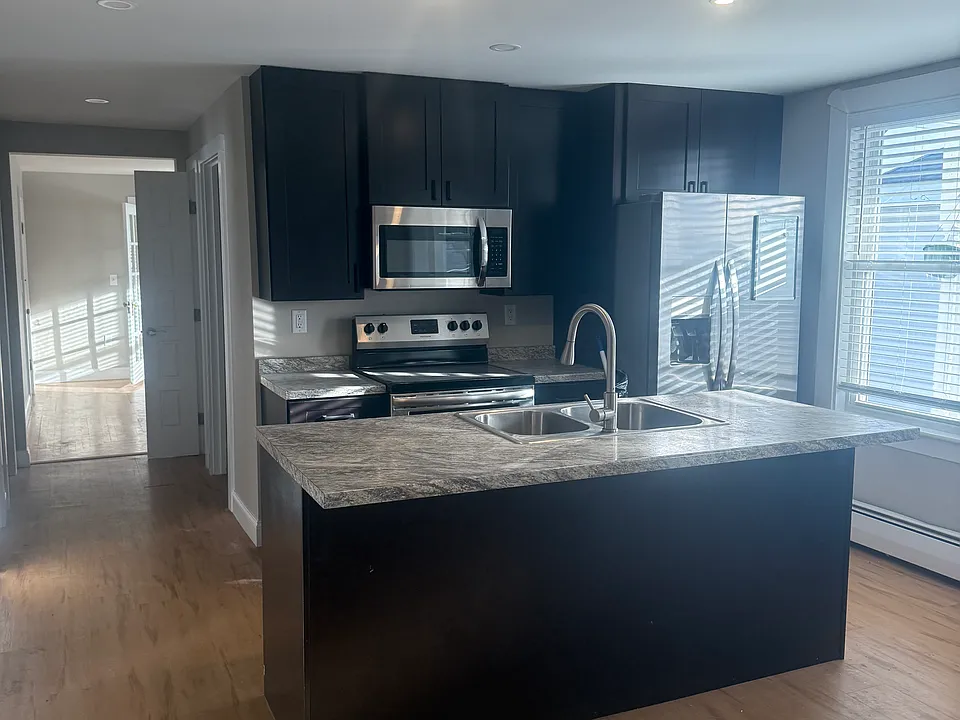 200 Brock St #2