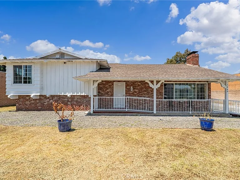 1345 S Jellick Ave — Photo 43