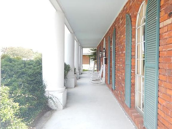 2nd image of 137 Meadowbrook Dr
