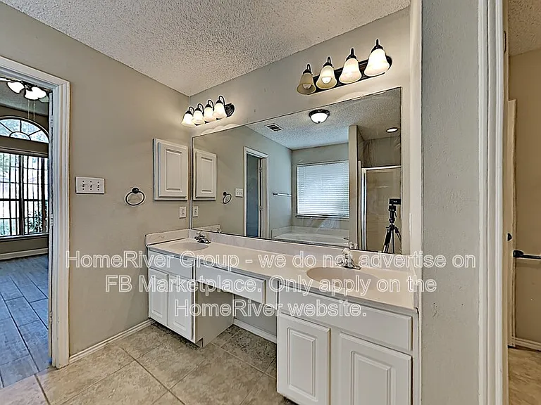 2115 Camelot Dr — Photo 8