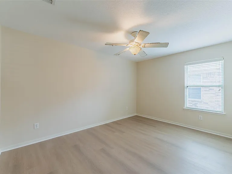 15334 Redbud Dale Ct — Photo 11