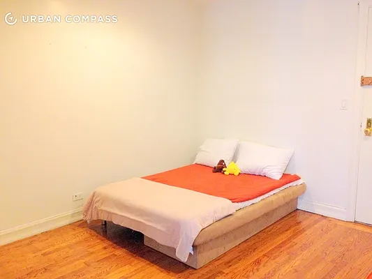 Rented by Compass | media 40