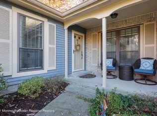 194 Kinnoll Hill Ct, Aberdeen, NJ 07747