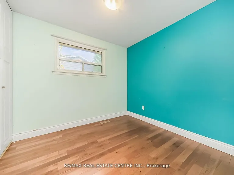 126 Culham St — Photo 10