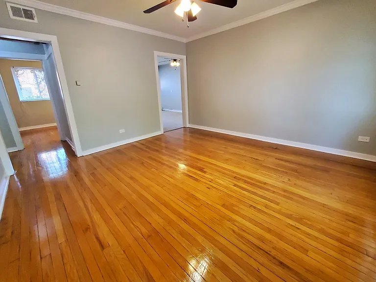 2068 W Hutchinson St #1 — Photo 4
