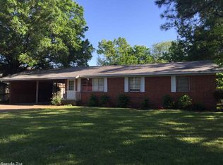 1321 Robins St, Conway, AR 72034