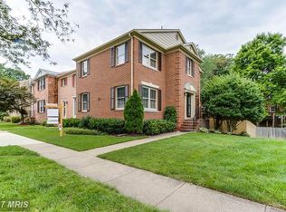 9424 Park Hunt Ct, Springfield, VA 22153
