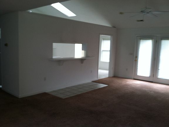 3rd image of 1330 Johnsbury Ct NE