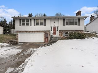 1817 Lake Michigan Dr NW, Grand Rapids, MI 49504