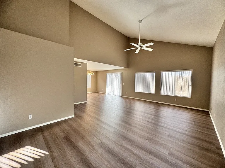 10453 N 76th Dr — Photo 26