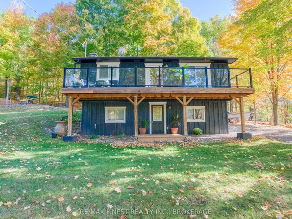 10874 Canoe Lake Rd, South Frontenac, ON K0H 1T0