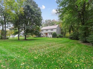 8 Centennial Dr, Danbury, CT 06811