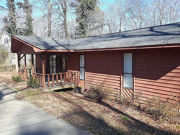 2nd image of 106 Oak Hill Dr