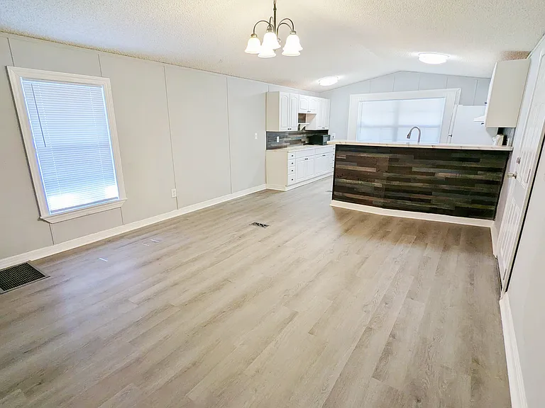 6543 Celeste Ln — Photo 3