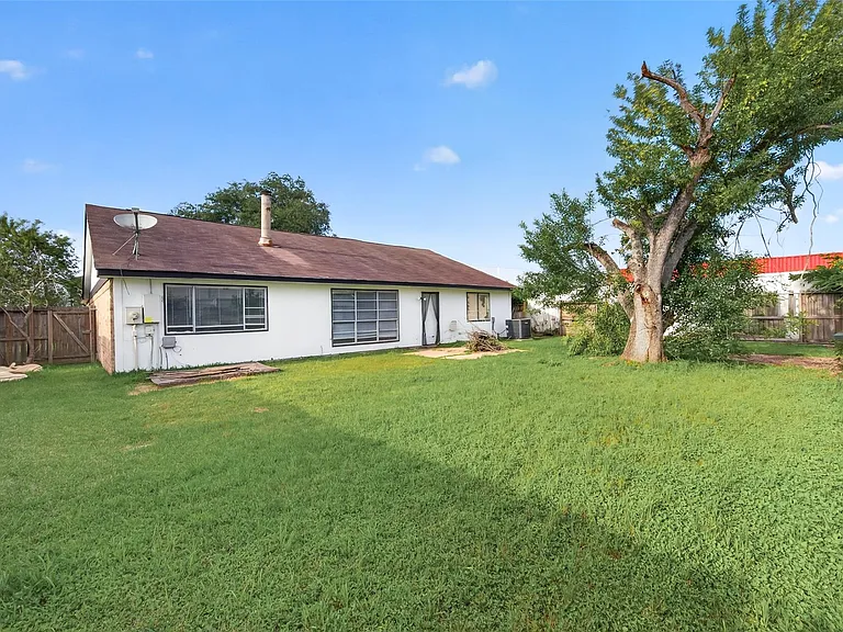 8203 Lone Quail Dr — Photo 34
