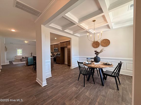4th image of 293 Harborwood Street