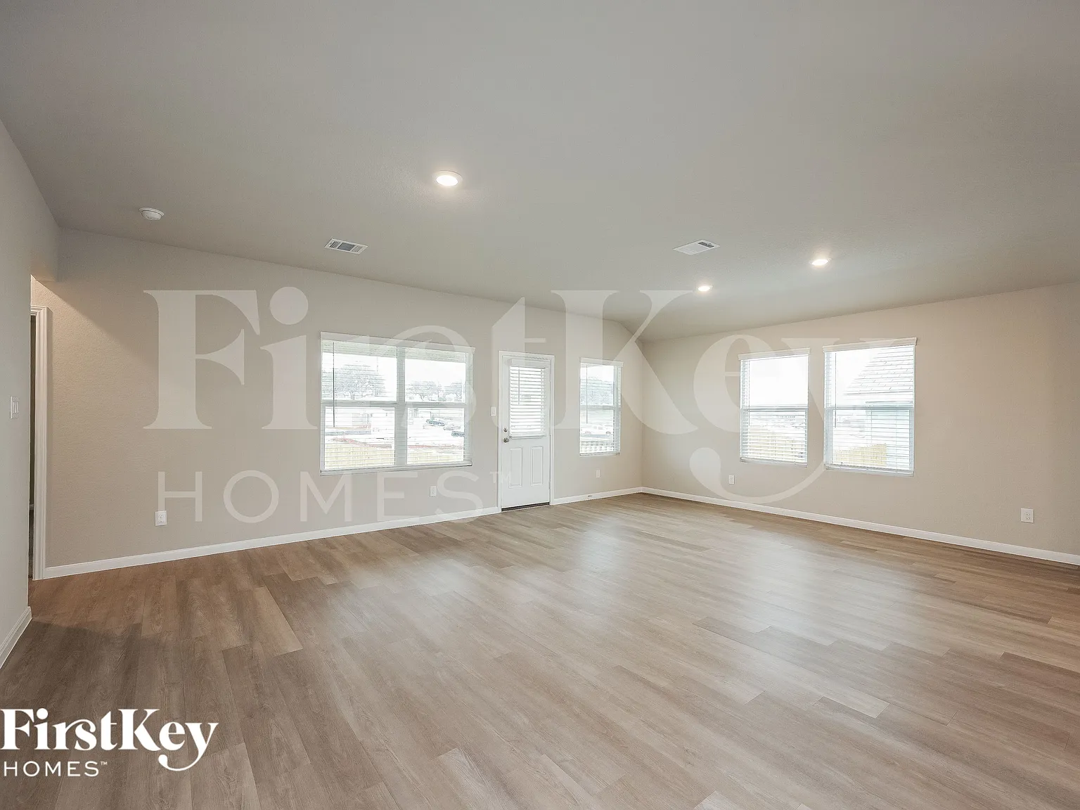 3 bed, 2.0 bath, 1675 sqft, $1,755 — Photo 3