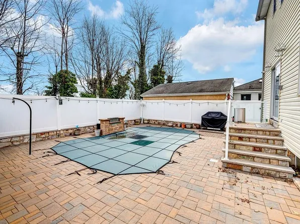 629 Marcy Avenue image 5 of 37