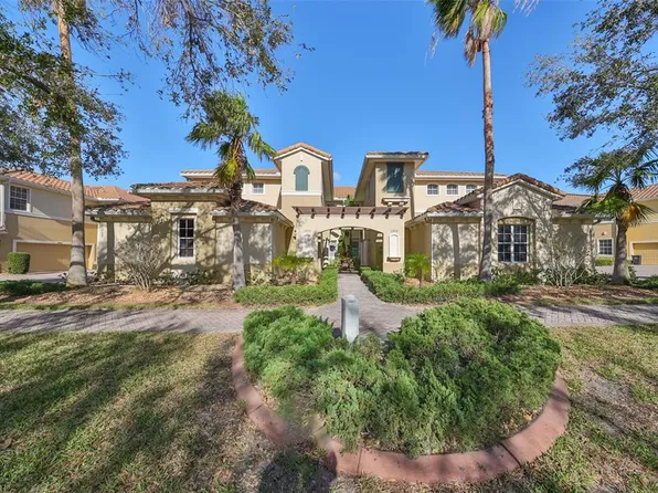 1357 Emerald Dunes Dr, Sun City Center, FL 33573