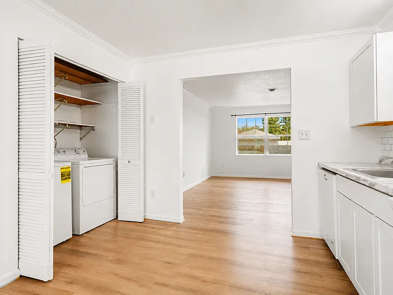 25A Pine Ln #6 — Photo 10