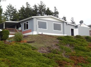 524 Puerto Vista Dr, Coos Bay, OR 97420