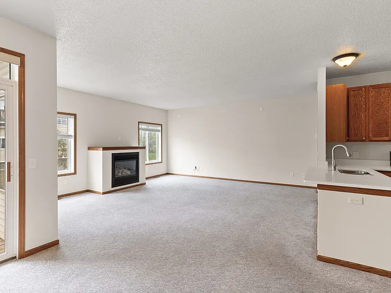 6860 Meadow Grass Ln S — Photo 13
