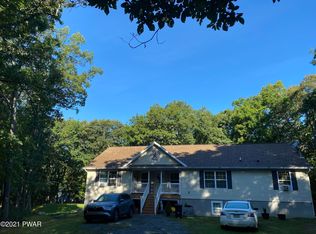 805 Pony Ct, Lords Valley, PA 18428