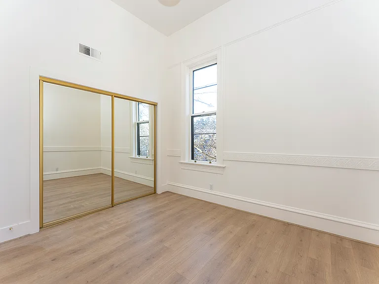 295 Durham St #E — Photo 8