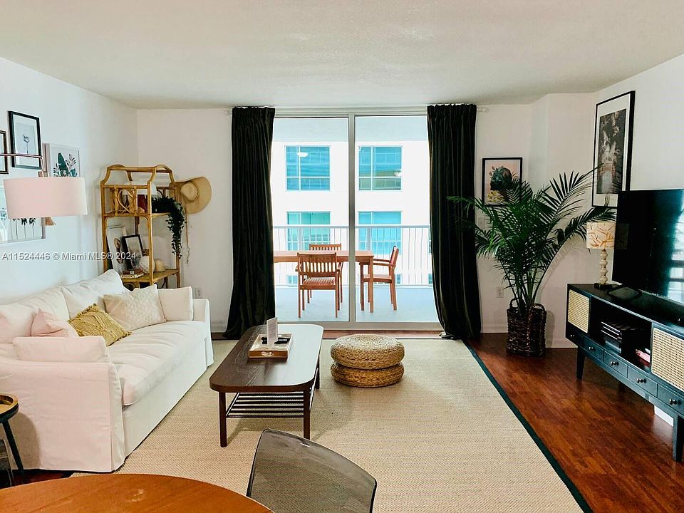 1st image of 1200 Brickell Bay Dr APT 3114