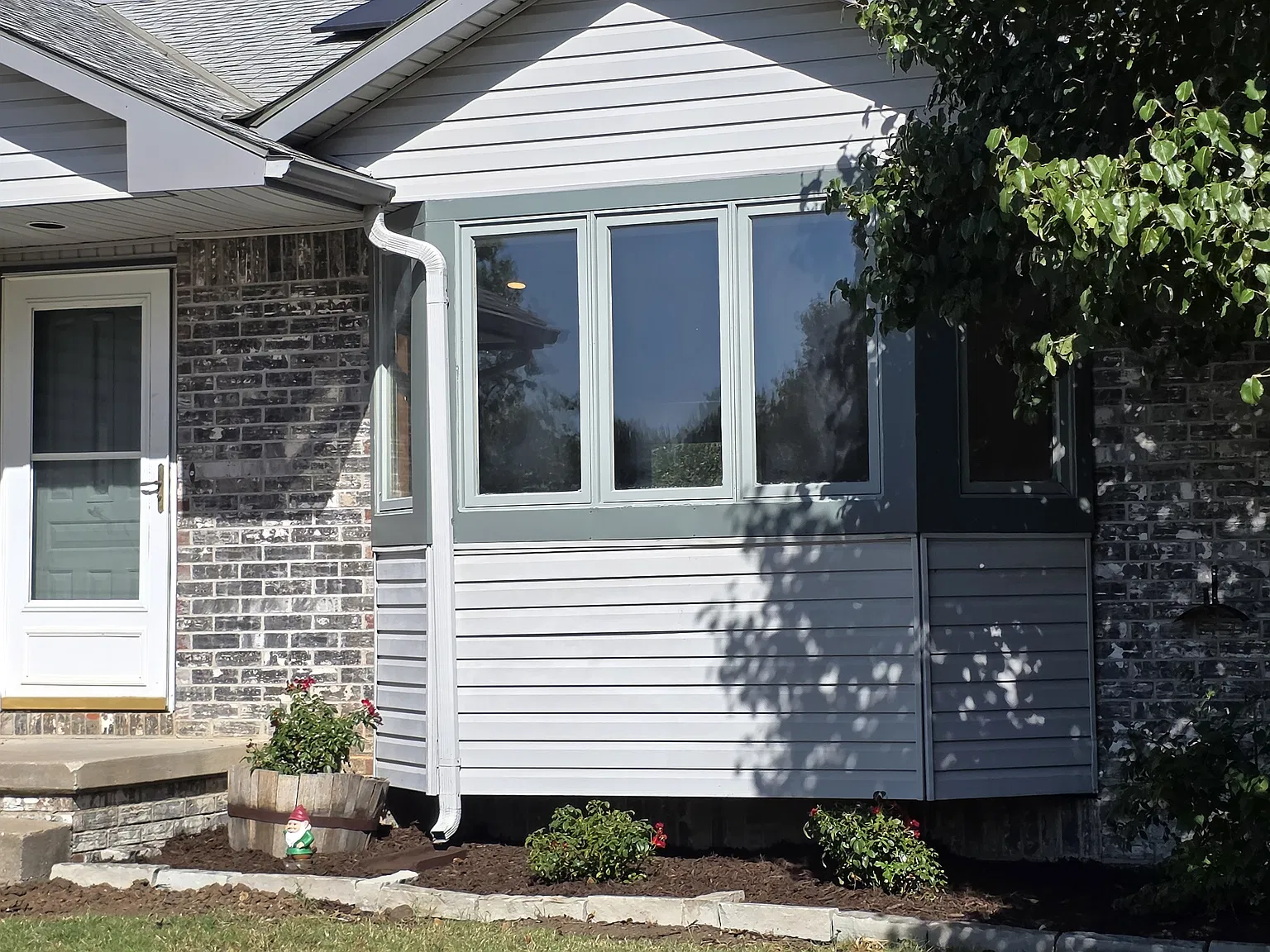 3 bed, 1266 sqft, $1,829 — Photo 3