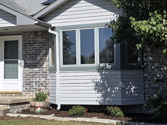 3rd image of 416 N Sioux Ct