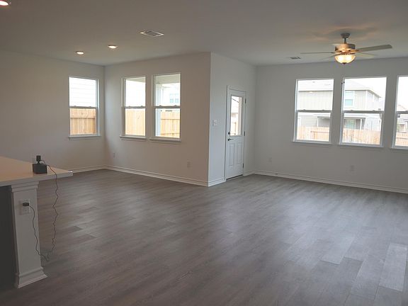 4th image of 179 Madrono Dr