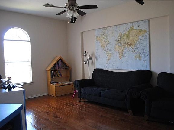 3rd image of 501 Halyard Dr