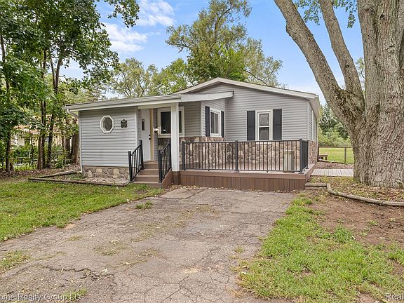 4th image of 35520 Ronald St