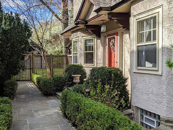 2nd image of 8244 Brookside Rd