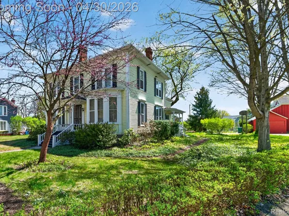 403 Lake St, Howell, MI 48843