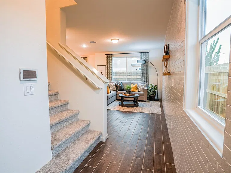 6319 E Riesling Dr — Photo 2