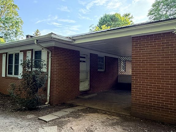 2nd image of 611 E Raleigh St
