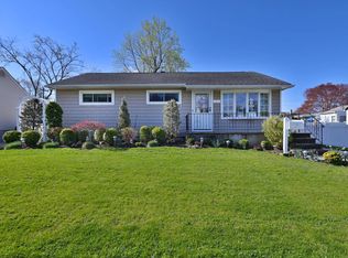 767 Othello Ave, Franklin Square, NY 11010
