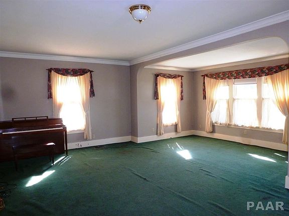 2nd image of 1403 E Duryea Ave