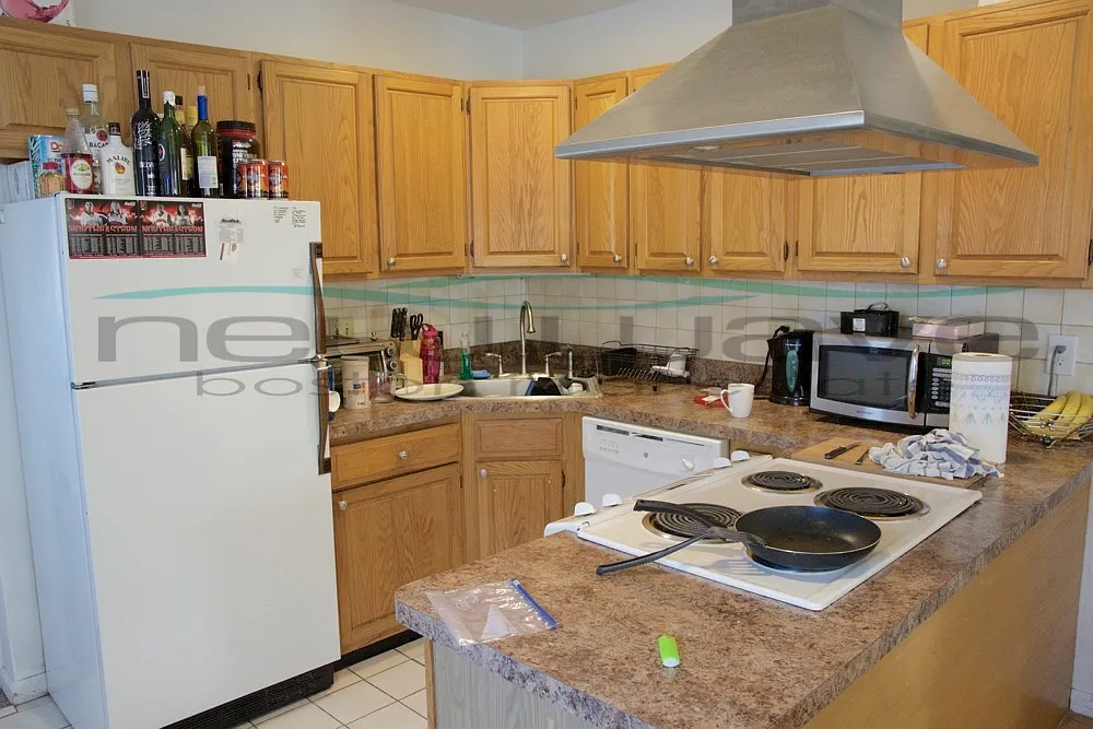 2 bed, 700 sqft, $3,800 — Photo 3