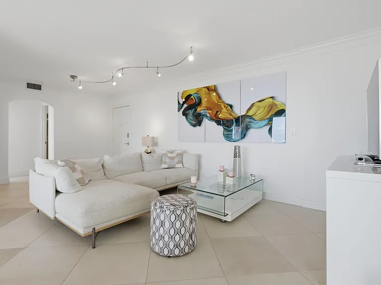 2715 N Ocean Blvd #10C — Photo 9